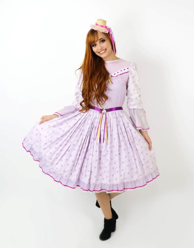 Festa Junina vestido lilas saia florida